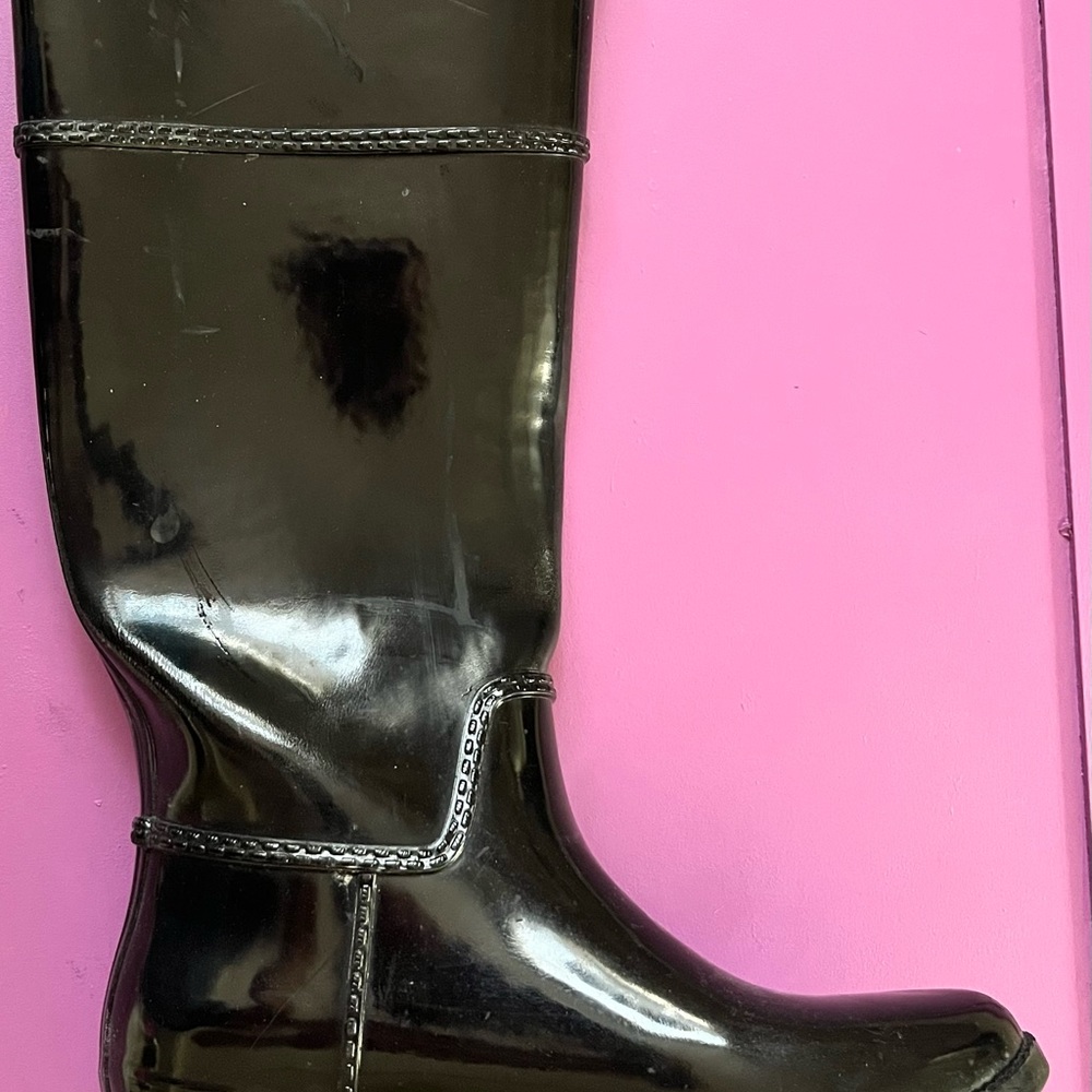 Micheal Kori’s Solid Black Rain Boot - image 4